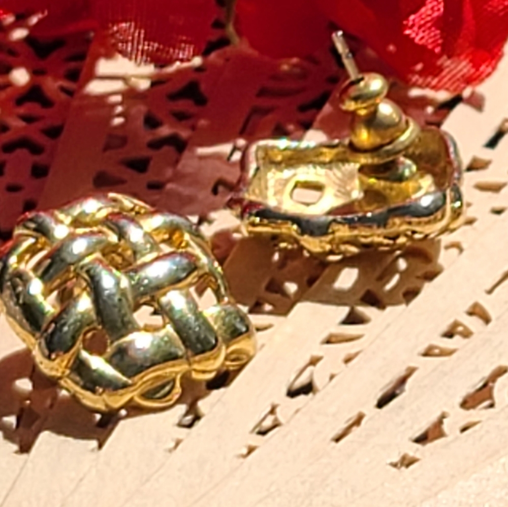 Elegant Gold Woven Studed Earrings